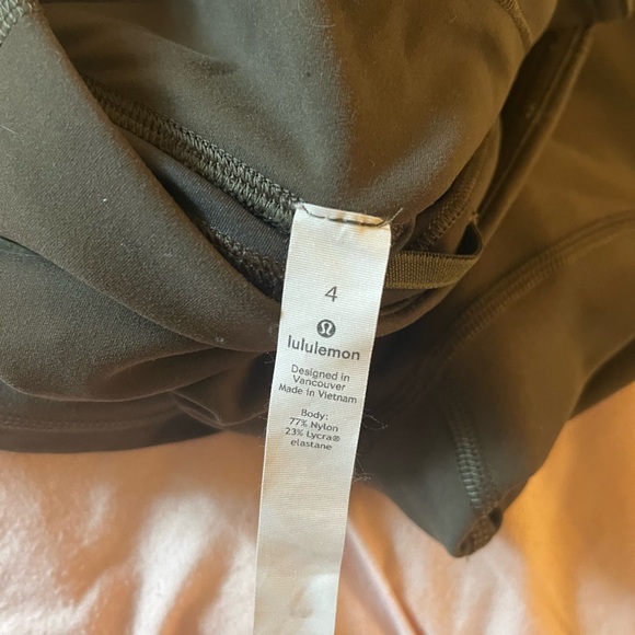 Lululemon Dark Green Wunder Under Leggings - Picture 3 of 3